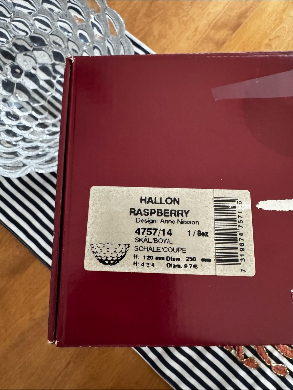 Orrefors Raspberry/Hallon Bowl - Anne Nilsson Design - Sweden Non Lead Crystal. - Picture 8 of 8